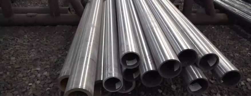 Stainless Steel and Carbon Steel Pipes and Tubes, Flanges, Buttwelded Pipe Fitting Exporter in Canada